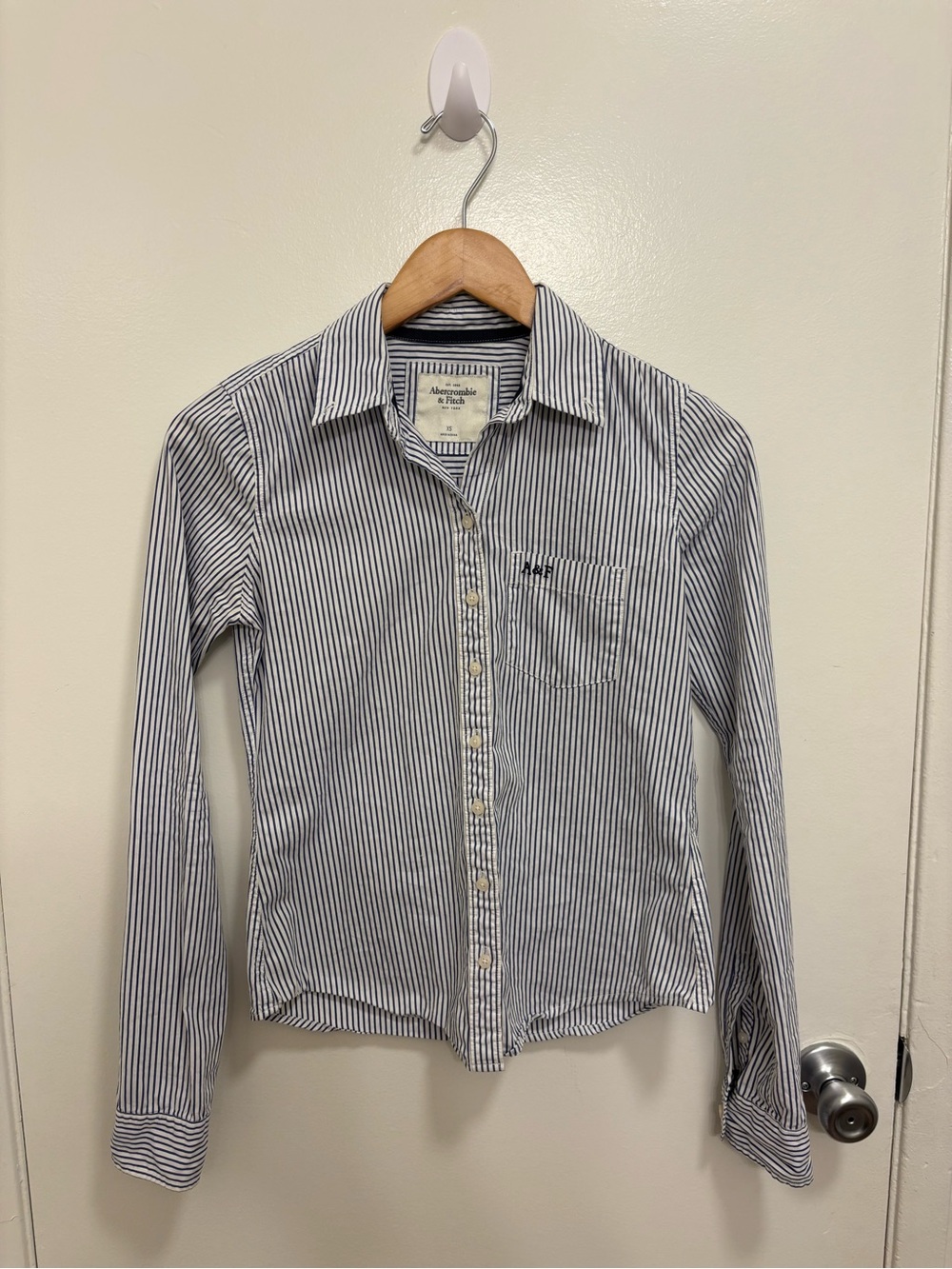 Abercrombie & Fitch Men’s White and Navy Pinstripe Button-Down Shirt